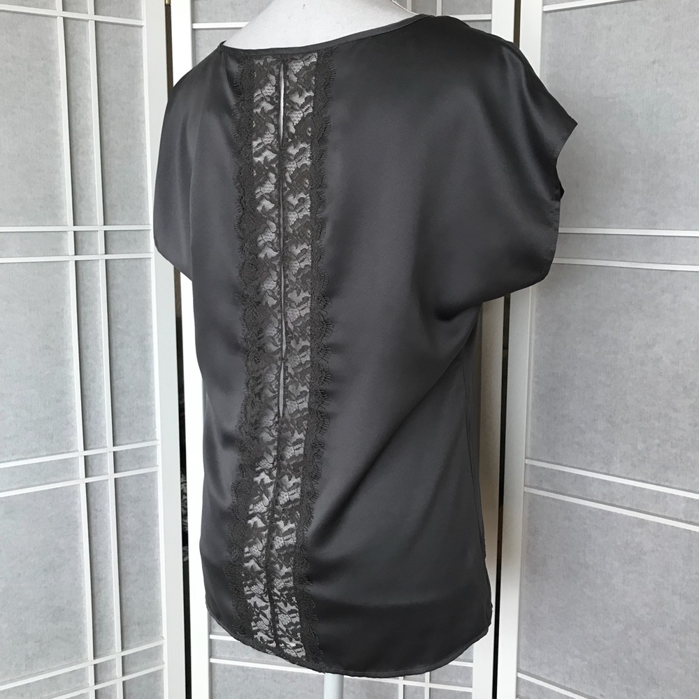 💥NWT💥The Limited Lace Back Blouse